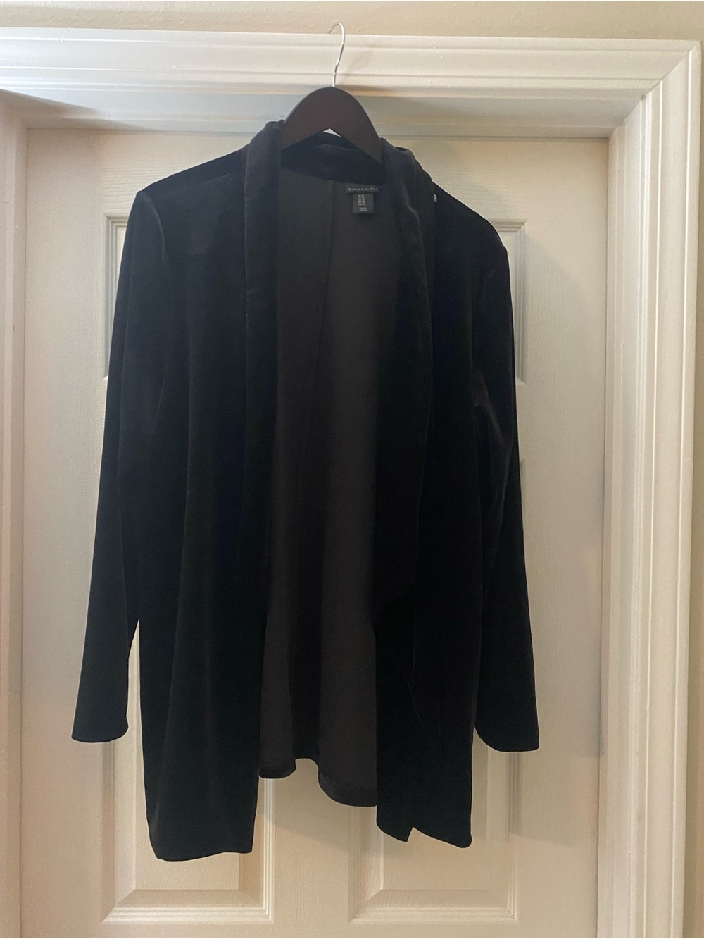 Tahari Black Velvet Open-Front Women's Cardigan/Jacket Long Sleeve. 1X